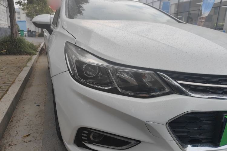 Used Chevrolet Cruze 2017 1.5L Automatic Pioneer Sunroof Edition Right Front Headlight