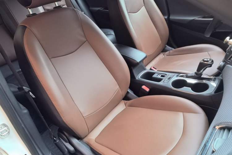 Used Chevrolet Cruze 2017 1.5L Automatic Pioneer Sunroof Edition Right Front Seat