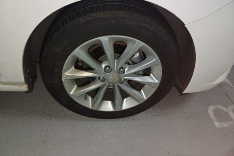 Used Chevrolet Cruze 2017 1.5L Automatic Xuanfeng Edition Right Front Wheel Hub