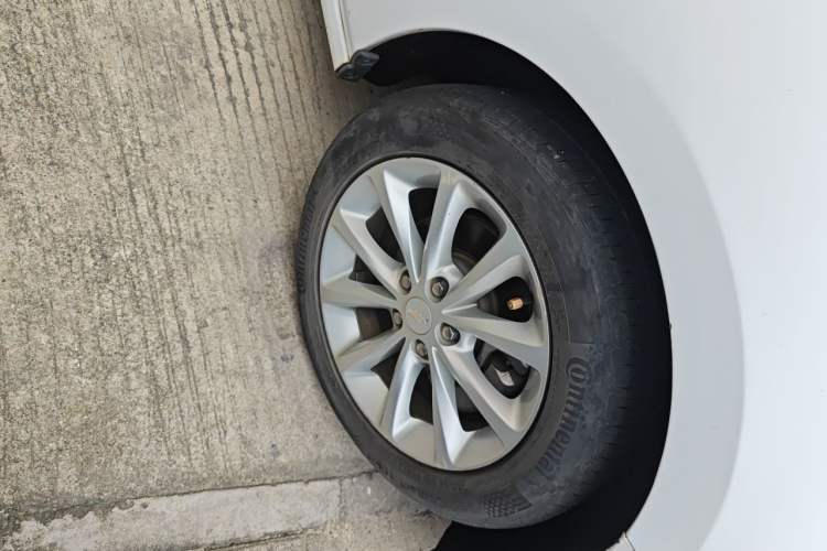 Used Chevrolet Cruze 2017 1.5L Automatic Xuanfeng Edition Right Front Wheel Hub