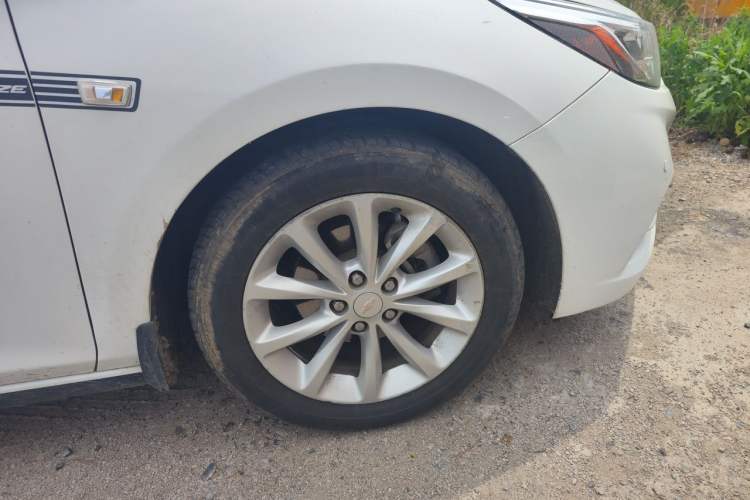 Used Chevrolet Cruze 2017 1.5L Manual Xuanfeng Edition Right Front Wheel Hub
