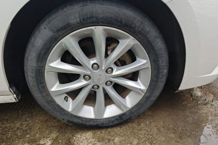 Used Chevrolet Cruze 2017 1.5L Automatic Xuanfeng Edition Right Front Wheel Hub