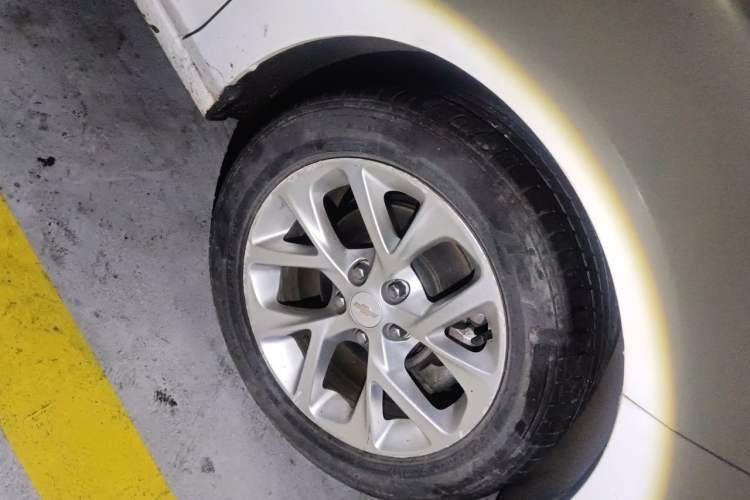 Used Chevrolet Cruze 2017 1.5L Hatchback Automatic Xuanfeng Edition Right Front Wheel Hub