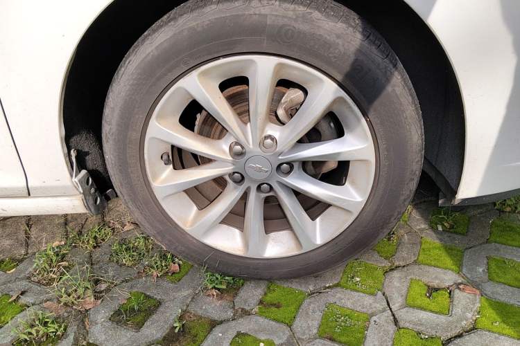 Used Chevrolet Cruze 2017 1.5L Automatic Xuanfeng Edition Right Front Wheel Hub