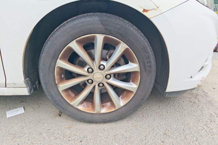 Used Chevrolet Cruze 2017 1.5L Manual Pioneer Edition Right Front Wheel Hub