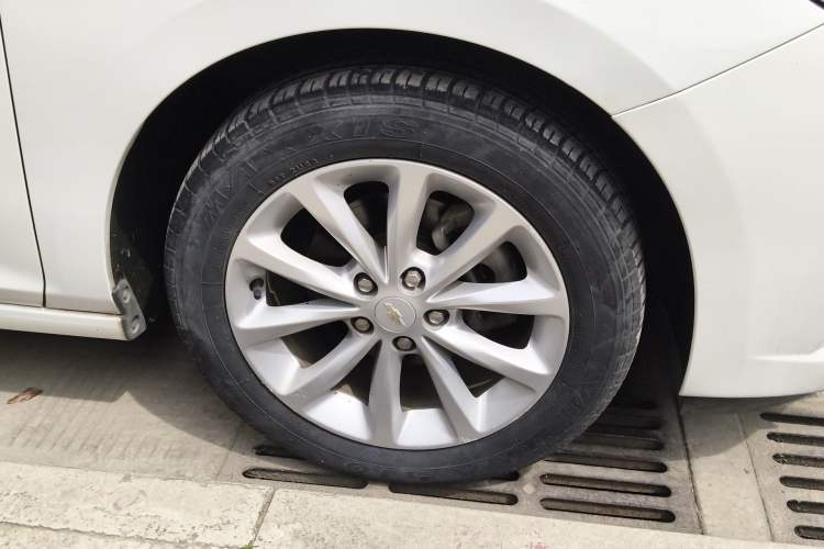 Used Chevrolet Cruze 2017 1.5L Automatic Xuanfeng Edition Right Front Wheel Hub