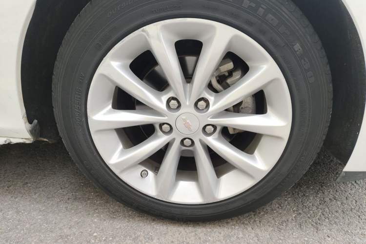 Used Chevrolet Cruze 2017 1.5L Manual Xuanfeng Edition Right Front Wheel Hub