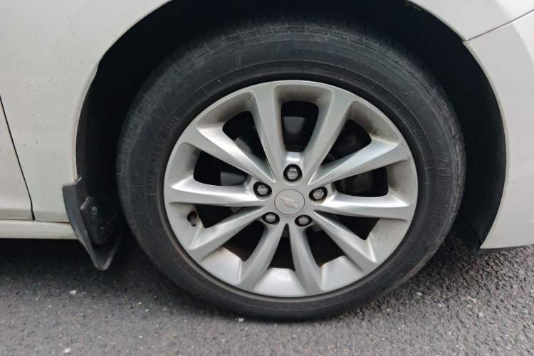 Used Chevrolet Cruze 2017 1.5L Manual Xuanfeng Edition Right Front Wheel Hub