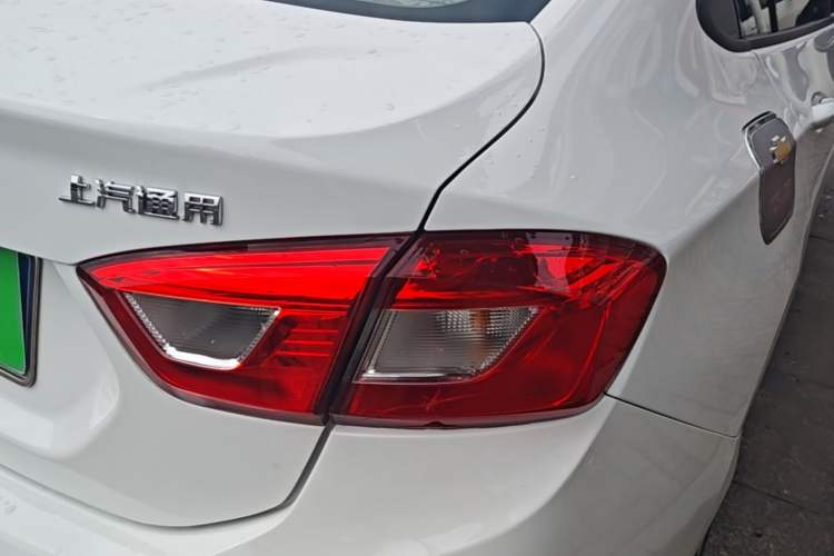 Used Chevrolet Cruze 2017 1.5L Automatic Pioneer Sunroof Edition Right Rear Taillight