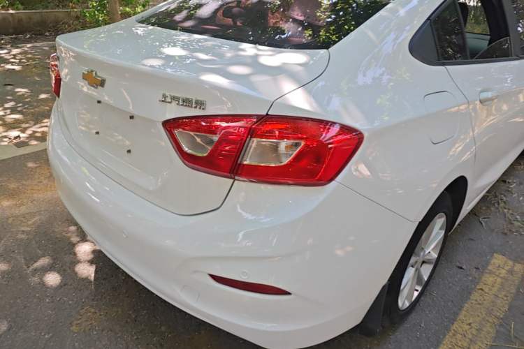 Used Chevrolet Cruze 2017 1.5L Automatic Pioneer Sunroof Edition Right Rear Taillight