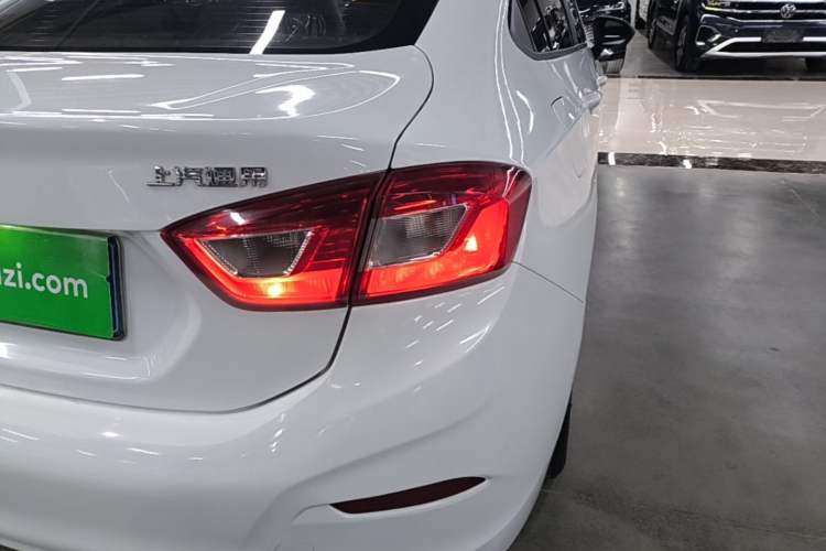 Used Chevrolet Cruze 2017 1.5L Automatic Pioneer Sunroof Edition Right Rear Taillight
