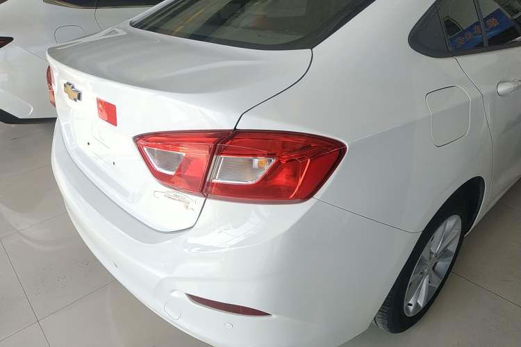 Used Chevrolet Cruze 2017 1.5L Automatic Pioneer Sunroof Edition Right Rear Taillight