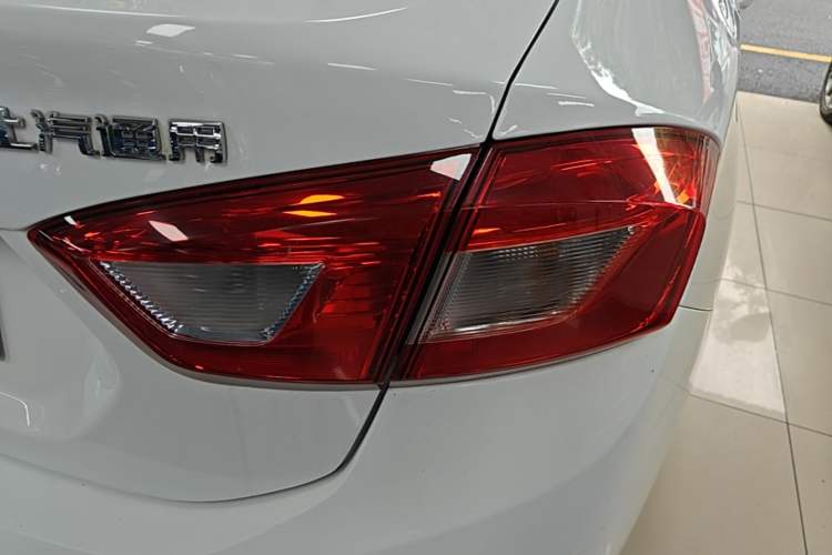 Used Chevrolet Cruze 2017 1.5L Automatic Pioneer Sunroof Edition Right Rear Taillight