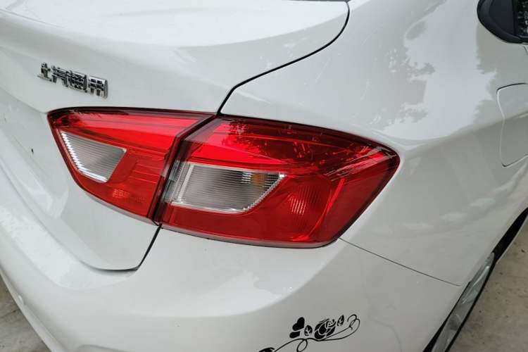 Used Chevrolet Cruze 2017 1.5L Automatic Pioneer Sunroof Edition Right Rear Taillight