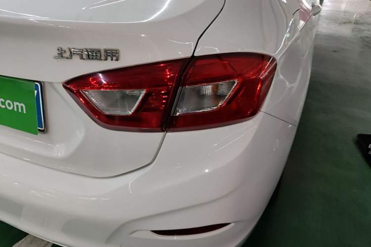 Used Chevrolet Cruze 2017 1.5L Automatic Pioneer Sunroof Edition Right Rear Taillight