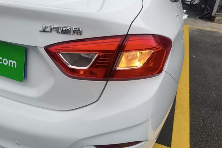 Used Chevrolet Cruze 2017 1.5L Automatic Pioneer Sunroof Edition Right Rear Taillight