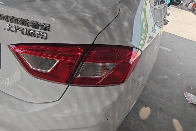 Used Chevrolet Cruze 2017 1.5L Automatic Pioneer Sunroof Edition Right Rear Taillight