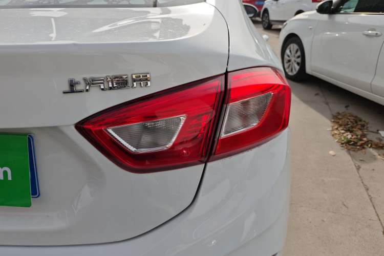 Used Chevrolet Cruze 2017 1.5L Automatic Pioneer Sunroof Edition Right Rear Taillight