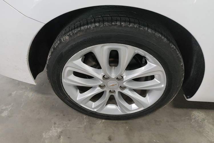 Used Chevrolet Cruze 2017 1.4T Dual-Clutch Lingfeng Edition Right Rear Wheel Hub