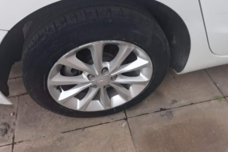 Used Chevrolet Cruze 2017 1.5L Automatic Pioneer Sunroof Edition Right Rear Wheel Hub