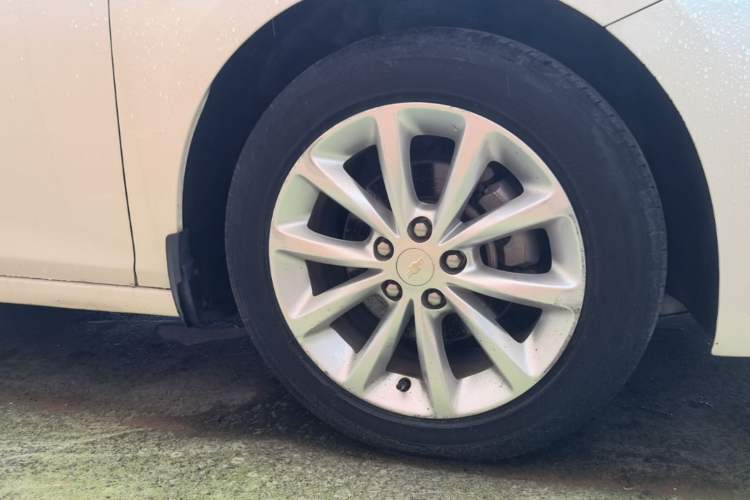 Used Chevrolet Cruze 2017 1.5L Automatic Pioneer Sunroof Edition Right Rear Wheel Hub