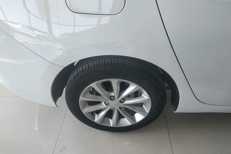 Used Chevrolet Cruze 2017 1.5L Automatic Pioneer Sunroof Edition Right Rear Wheel Hub