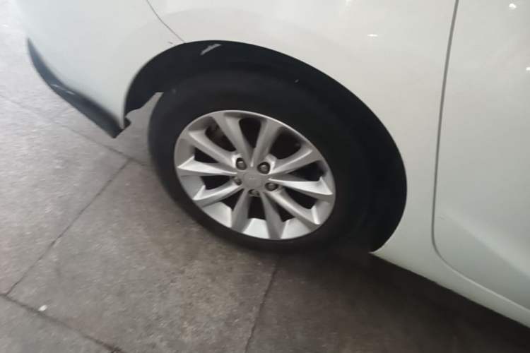 Used Chevrolet Cruze 2017 1.5L Automatic Pioneer Sunroof Edition Right Rear Wheel Hub