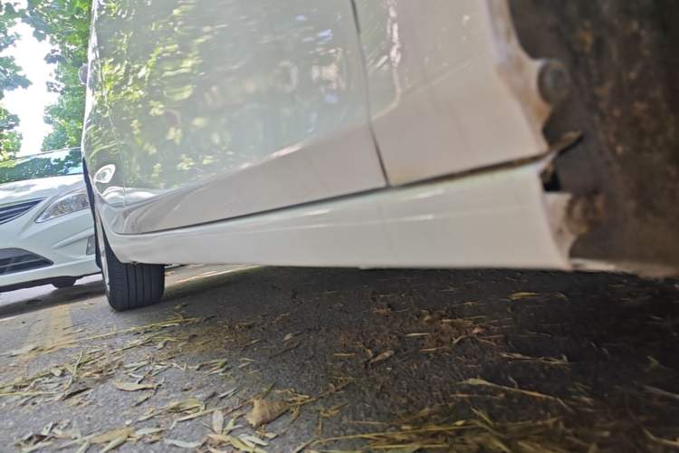 Used Chevrolet Cruze 2017 1.5L Automatic Pioneer Sunroof Edition Right Side Sill
