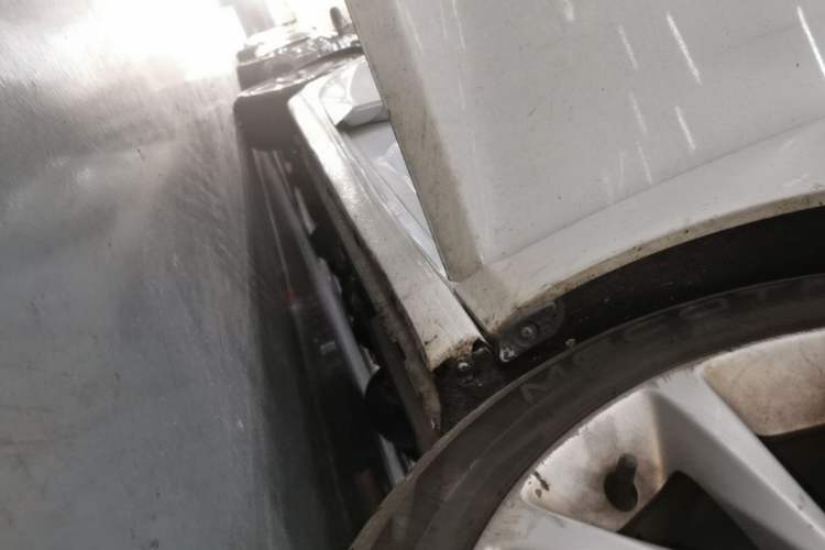 Used Chevrolet Cruze 2017 1.5L Automatic Pioneer Sunroof Edition Right Side Sill