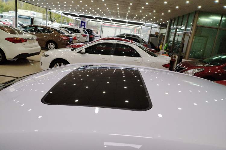 Used Chevrolet Cruze 2017 1.5L Automatic Pioneer Sunroof Edition Roof