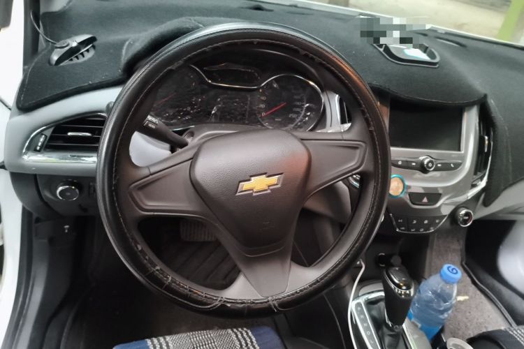 Used Chevrolet Cruze 2017 1.5L Hatchback Automatic Pioneer Sunroof Edition Steering Wheel