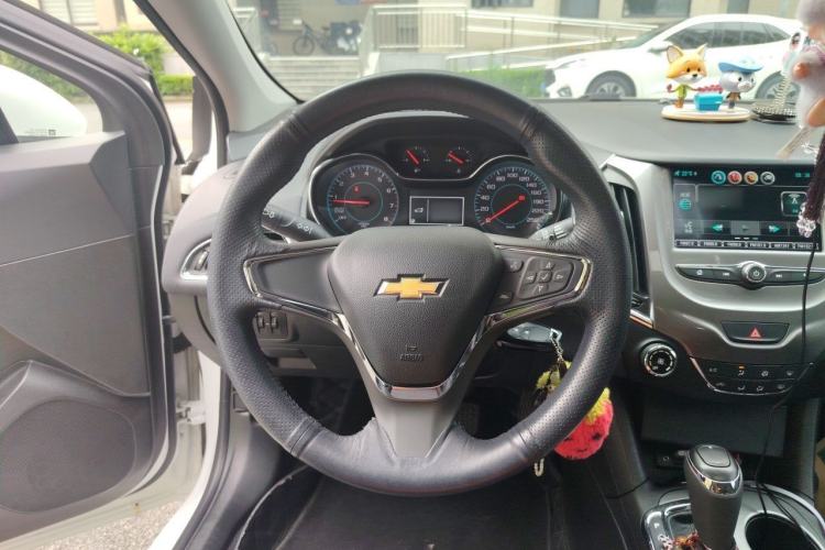 Used Chevrolet Cruze 2017 1.5L Hatchback Automatic Xuanfeng Edition Steering Wheel