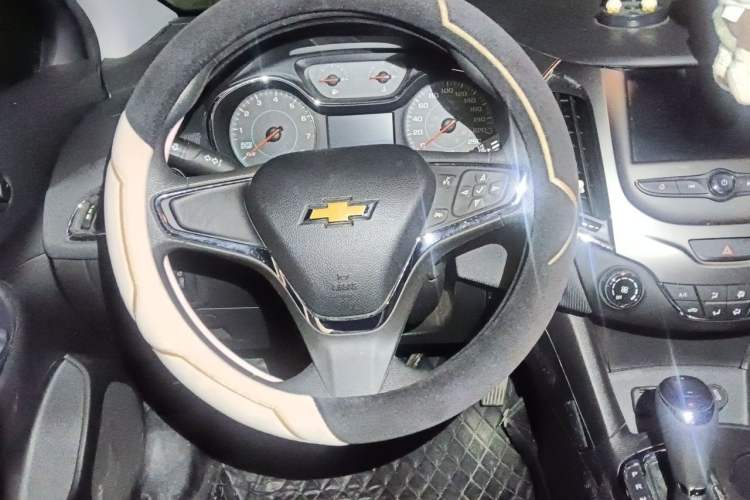 Used Chevrolet Cruze 2017 1.5L Hatchback Automatic Xuanfeng Edition Steering Wheel