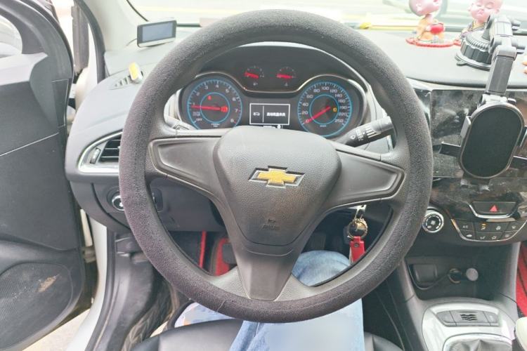 Used Chevrolet Cruze 2017 1.5L Manual Pioneer Edition Steering Wheel