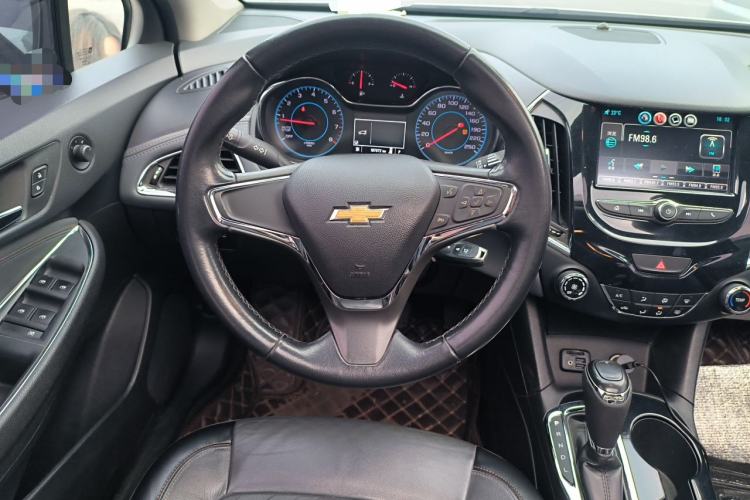 Used Chevrolet Cruze 2017 1.4T Dual-Clutch Xuanfeng Edition Steering Wheel
