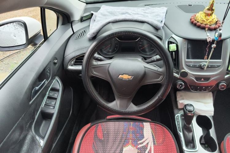 Used Chevrolet Cruze 2017 1.5L Automatic Pioneer Sunroof Edition Steering Wheel