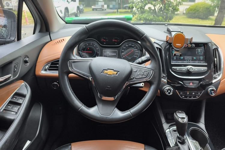 Used Chevrolet Cruze 2017 1.4T Dual-Clutch Xuanfeng Edition Steering Wheel