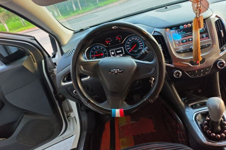 Used Chevrolet Cruze 2017 1.5L Manual Pioneer Edition Steering Wheel