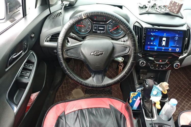 Used Chevrolet Cruze 2017 1.5L Automatic Pioneer Sunroof Edition Steering Wheel