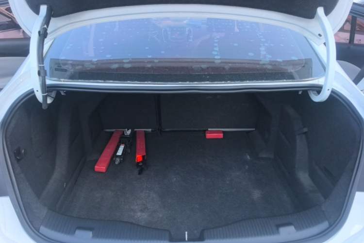 Used Chevrolet Cruze 2017 1.5L Manual Xuanfeng Edition Trunk