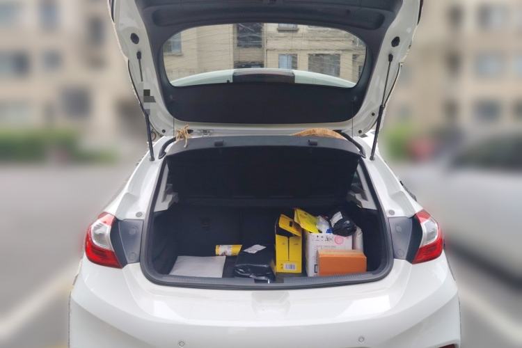 Used Chevrolet Cruze 2017 1.5L Hatchback Automatic Xuanfeng Edition Trunk