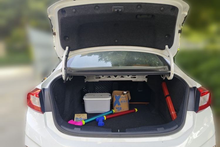 Used Chevrolet Cruze 2017 1.5L Automatic Pioneer Sunroof Edition Trunk