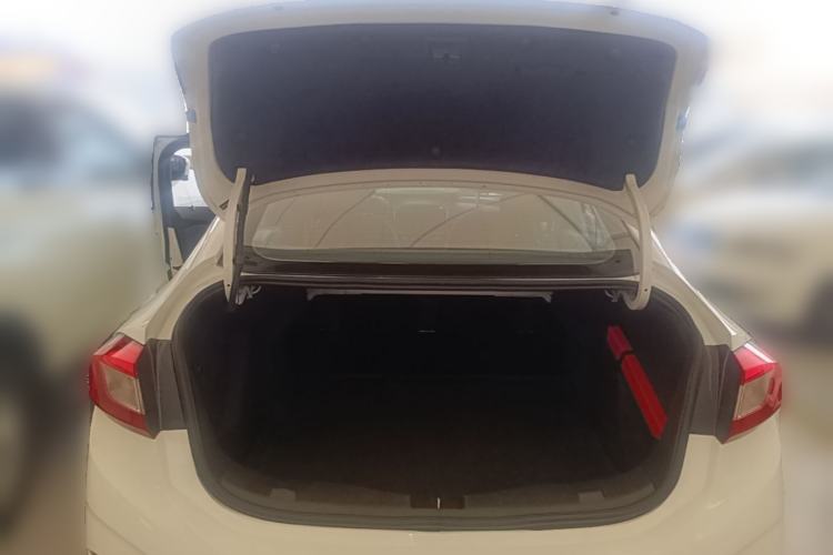 Used Chevrolet Cruze 2017 1.5L Automatic Pioneer Sunroof Edition Trunk