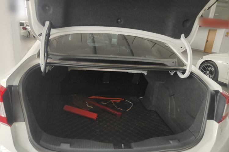 Used Chevrolet Cruze 2017 1.5L Automatic Pioneer Sunroof Edition Trunk