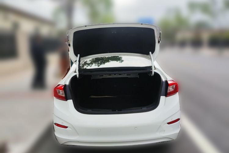 Used Chevrolet Cruze 2017 1.5L Automatic Pioneer Sunroof Edition Trunk