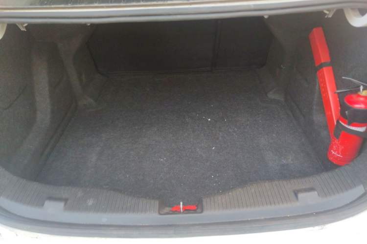 Used Chevrolet Cruze 2017 1.5L Automatic Pioneer Sunroof Edition Trunk