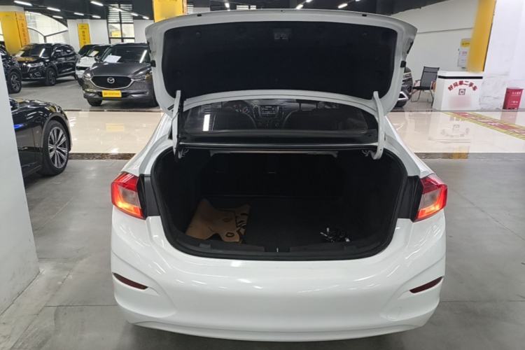 Used Chevrolet Cruze 2017 1.5L Automatic Pioneer Sunroof Edition Trunk