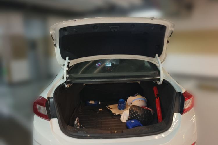 Used Chevrolet Cruze 2017 1.5L Automatic Pioneer Sunroof Edition Trunk