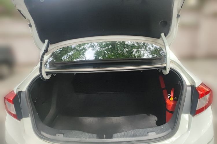 Used Chevrolet Cruze 2017 1.5L Automatic Pioneer Sunroof Edition Trunk