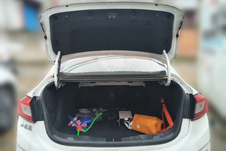 Used Chevrolet Cruze 2017 1.5L Automatic Pioneer Sunroof Edition Trunk